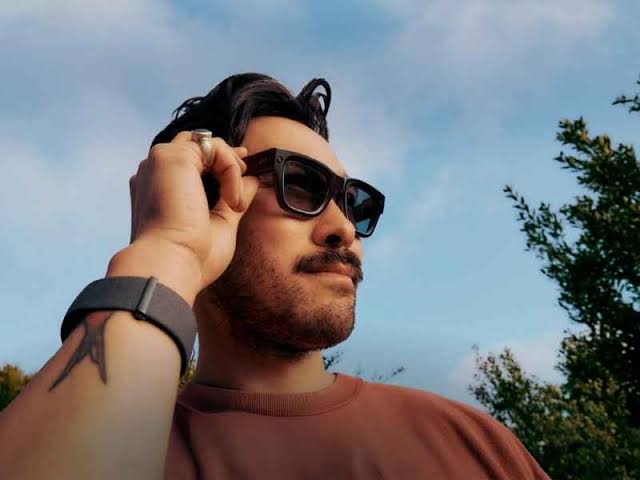 Smart Glasses Buying Guide 2026: Camera Glasses vs AI Glasses, Explained