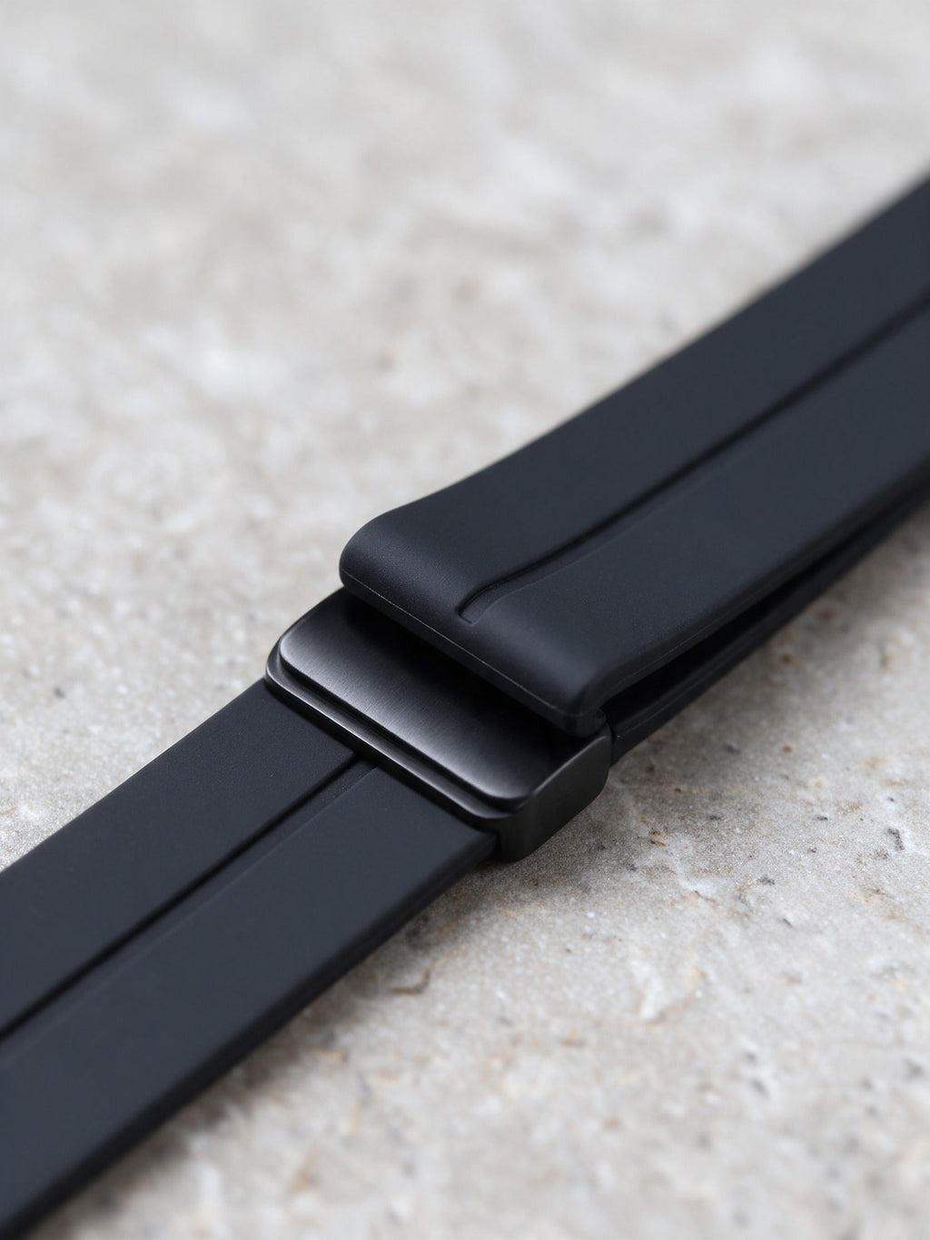 Magnetic Silicone Strap — close-up of the black magnetic folding buckle
